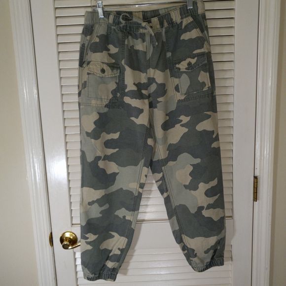Aerie Cargo Joggers Medium Pull On Elastic Waist Ankle Green Camo Camouflage - Picture 1 of 15
